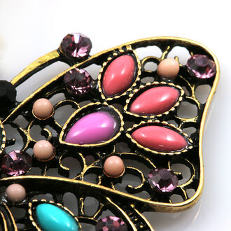 Luxusní etno náhrdelník ve tvaru motýla s barevnými korálky