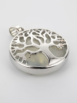 Krásný přívěsek ve tvaru kolečka s motivem stromu života s opálem 