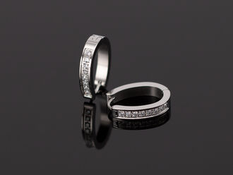 Exkluzivní oválné náušnice z chirurgické oceli zlaté barvy s čirými krystaly