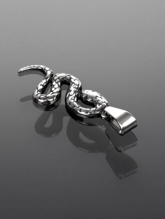 Exkluzivní přívěsek ve tvaru hada s rytými detaily z chirurgické oceli