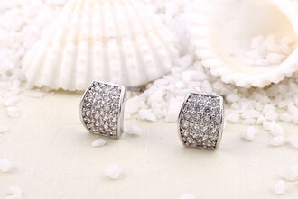 Náušnice pecky s krystalky - stříbrná barva