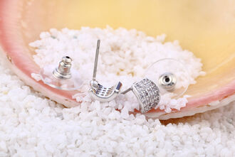 Náušnice pecky s krystalky - stříbrná barva