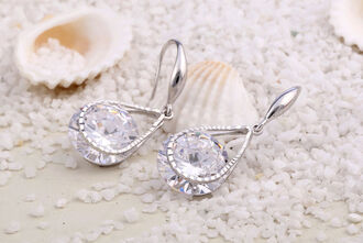 Náušnice kapičky s broušeným zirkonem