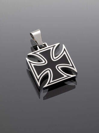 Krásný masivní přívěsek ve tvaru černého železného kříže