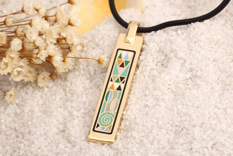 Náhrdelník zlatý obdélník s prvky kubismu