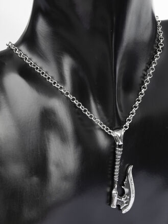 Exkluzivní masivní přívěsek ve tvaru bojové sekery z chirurgické oceli