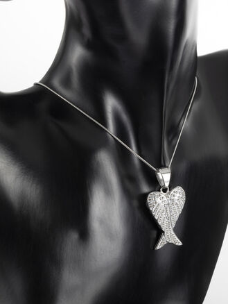 Exkluzivní přívěsek ve tvaru andělských křídel z chirurgické oceli s drobnými čirými krystaly