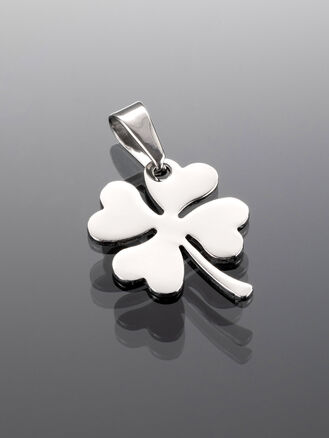 Krásný přívěsek s motivem čtyřlístku