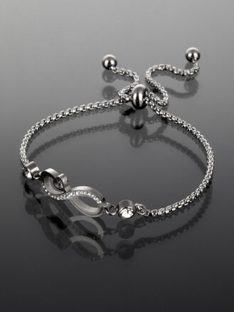 Krásný náramek z chirurgické oceli s nekonečnem s čirými krystaly