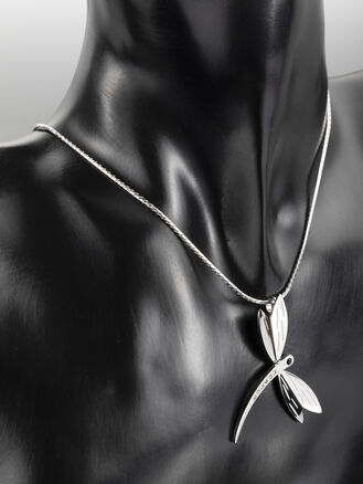 Luxusní masivní přívěsek s vážkou zdobenou krystaly