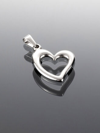 Luxusní přívěsek ve tvaru moderního srdce z chirurgické oceli