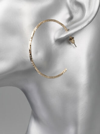 Fashion Jewelry náušnice kroucené kruhy zlaté barvy s rytým vzorem