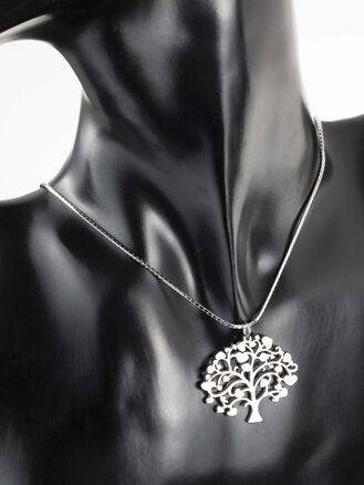 Exkluzivní přívěsek s motivem masivního stromu života