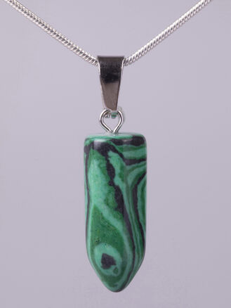 Exkluzivní amulet ve tvaru špice z malachitu 
