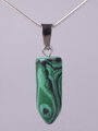 Exkluzivní amulet ve tvaru špice z malachitu 