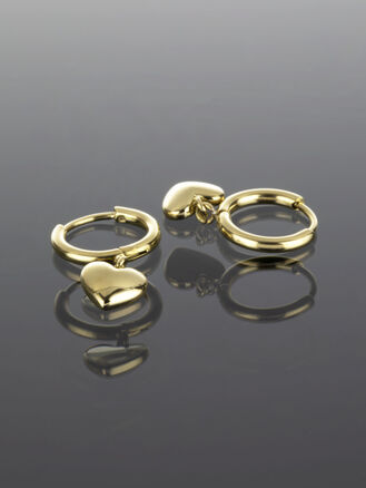 Malé kruhové náušnice z chirurgické oceli s přívěsky srdce 