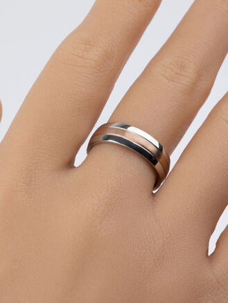 Exkluzivní sada prstýnků pro pár z chirurgické oceli s rytým proužkem měděné barvy nebo krystaly