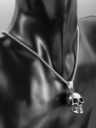 Exkluzivní přívěsek ve tvaru plastické lebky