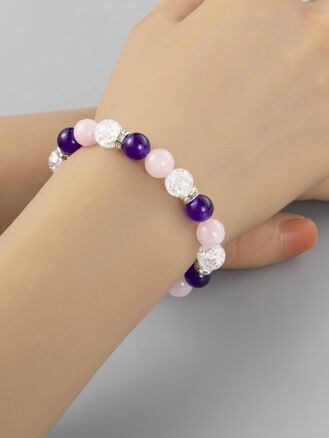 Krásný náramek z korálků růženínu, křišťálu a ametystu s čirými krystaly