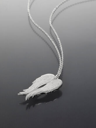 Luxusní náhrdelník z chirurgické oceli s andělskými křídly