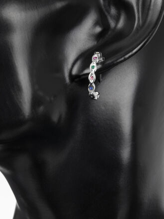 Krásné kruhové náušnice z chirurgické oceli s drobnými barevnými krystaly