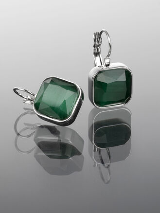 Luxusní masivní náušnice z chirurgické oceli s výrazným zeleným krystalem ve tvaru čtverce