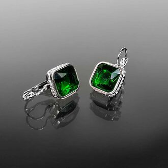 Luxusní náušnice z chirurgické oceli se zeleným krystalem ve tvaru čtverce s drobnými krystaly
