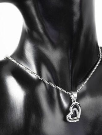 Luxusní přívěsek z chirurgické oceli ve tvaru dvou srdíček s čirými krystaly 