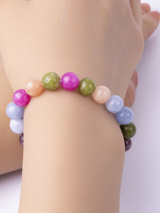 Luxusní náramek z korálků barveného achátu