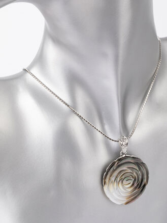 Přívěsek květina s paua perletí