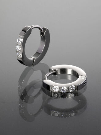 Drobné kruhové náušnice z chirurgické oceli s drobnými čirými krystaly 