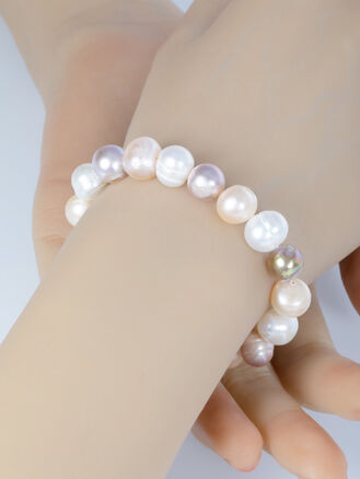 Náramek z říčních perel bílé, růžové a lila barvy ve tvaru ringed průměr 0,8 cm