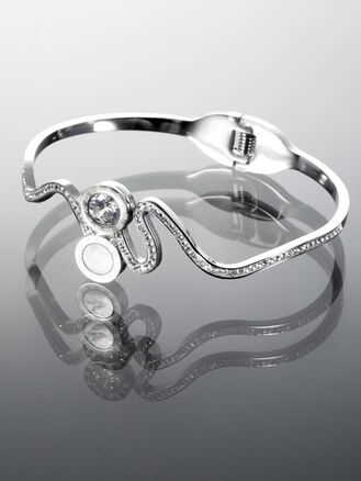 Exkluzivní elegantní pevný náramek z chirurgické oceli, vlnovka se třpytivými krystaly