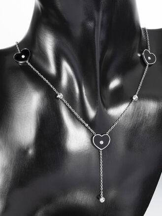 Náhrdelník z chirurgické oceli se srdíčky