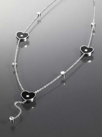 Náhrdelník z chirurgické oceli se srdíčky
