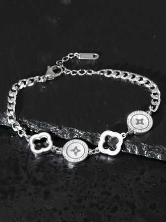 Náramek z chirurgické oceli s ornamenty