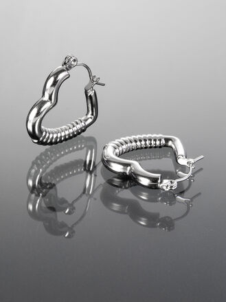 Luxusní ocelové náušnice ve tvaru srdce, zdobeno vroubky