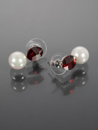 Fashion jewelry náušnice s perličkou a krystalkem Swarovski elements