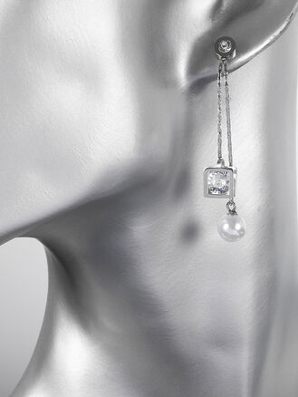 Náušnice z chirurgické oceli s krystalky a perličkami