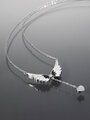 Překrásný náhrdelník z leštěné chirurgické oceli s přívěskem ve tvaru andělských křídel