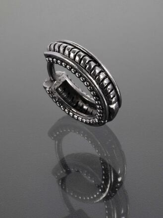 Helix piercing do ucha chirurgická ocel, zdobené tepáním