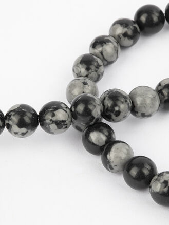 Korálková šňůra z kuliček vločkového obsidiánu, velikost korálků 8 mm