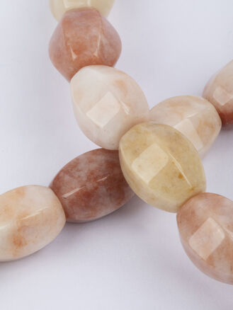 Korálková šňůrka z korálků z peříčkovaného achátu - tromlovaný