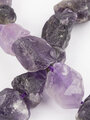 Korálková šňůra z nepravidelných kamenů surového přírodního ametystu, cca 15 x 15 x 8 mm