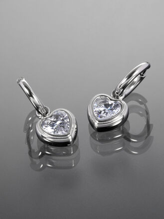 Náušnice z chirurgické oceli kruhy se srdíčkem