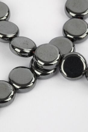 Korálková šňůra z kovově lesklých placiček hematitu, rozměry placiček 8 x 2 mm