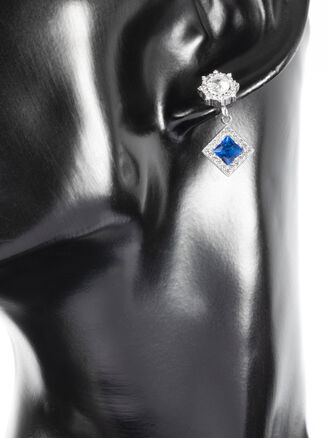 Elegantní náušnice z chirurgické oceli s modrými krystalky