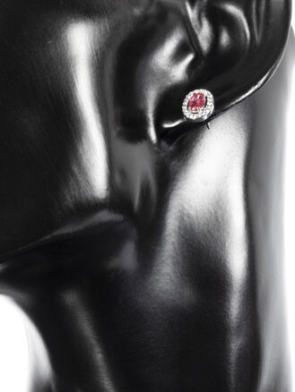 Elegantní náušnice ze stříbra s červenými krystalky