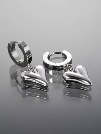 Náušnice kruhy z chirurgické oceli se srdíčky