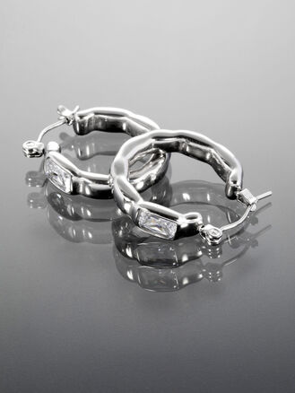 Náušnice kruhy z chirurgické oceli s krystalem